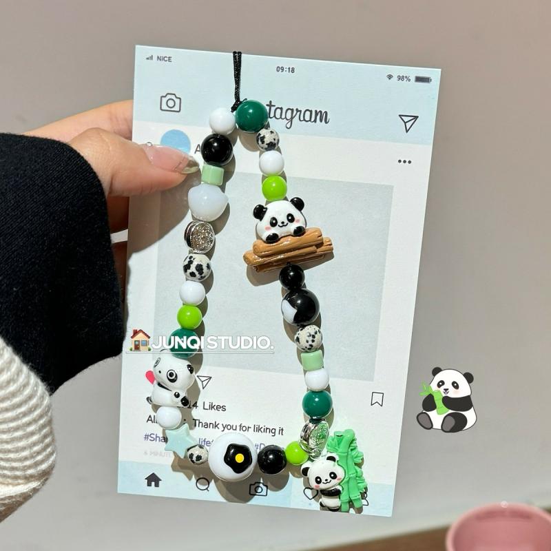 Mobilaccessoarer |   Karta Panda Som Håller Bambu, Pärlhänge För Mobilkedja, Mobilskal, Hängsnöre, Handgjorda Pärlor, Ccd-Kamerakedja, Mobilantifallssnöre, Hörlursfodral, Handväska Hängdekor, Kreativ Och Unik Design För Kvinnor. Mobilaccessoarer Mobilaccessoarer